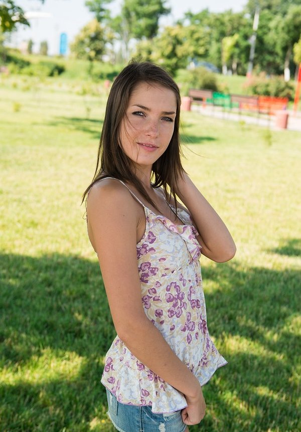 Танечка, 20 лет, 0 размер груди